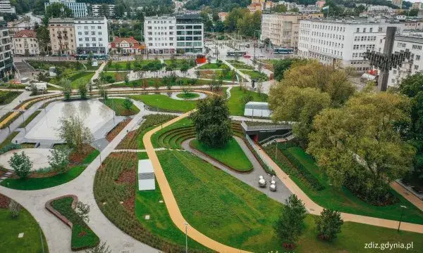 Gdynia gdzie zaparkować? Odkryj darmowe miejsca parkingowe i zasady